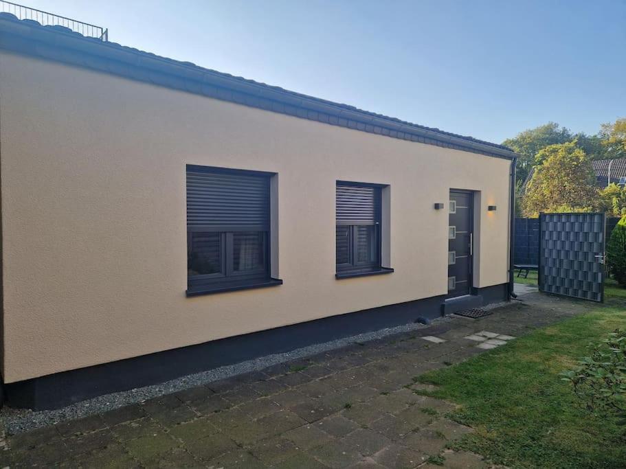Gaestehaus In Koeln Rath-Heumar Exterior foto